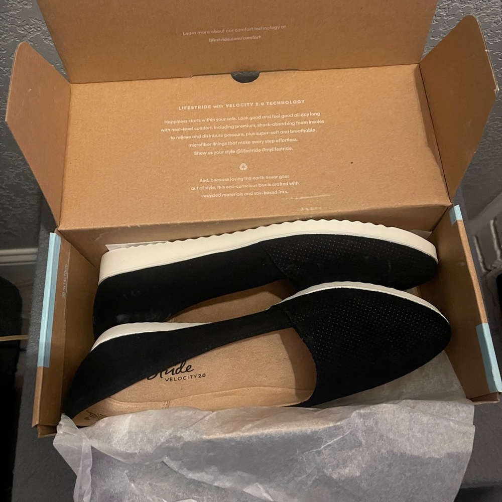 Brand new women’s Life Stride size 10W shoes